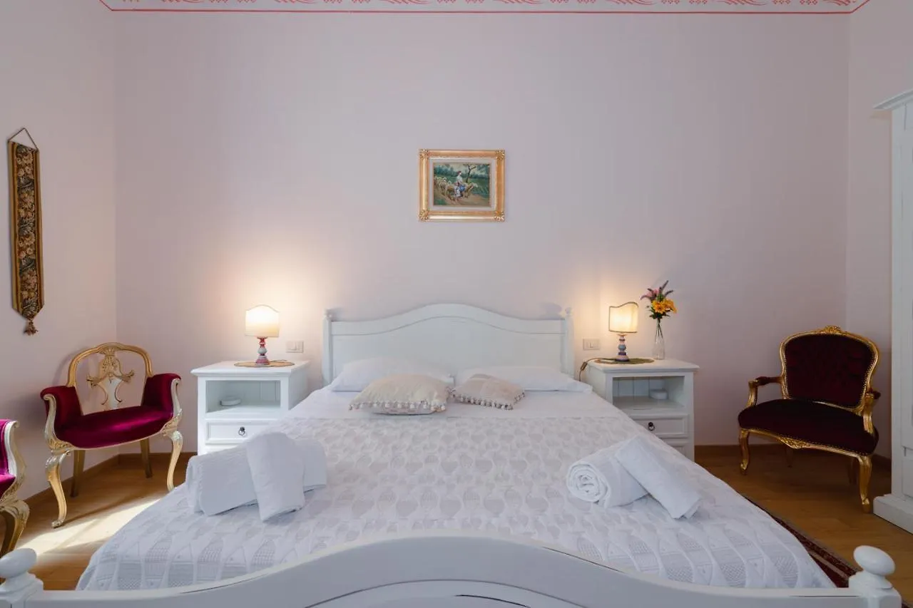 Ghibellina Elegant Apartment With 4 Bedrooms Florence Italy