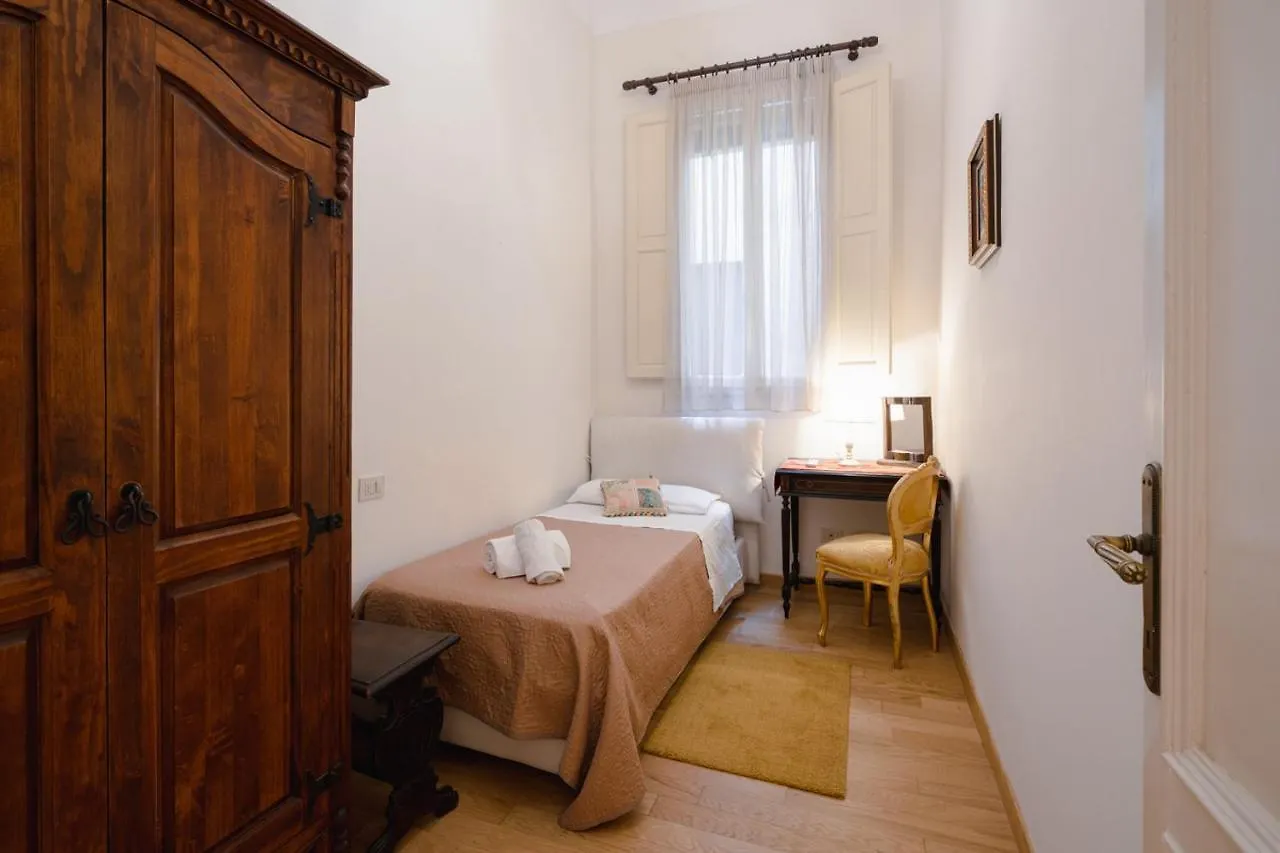 Ghibellina Elegant Apartment With 4 Bedrooms Florence