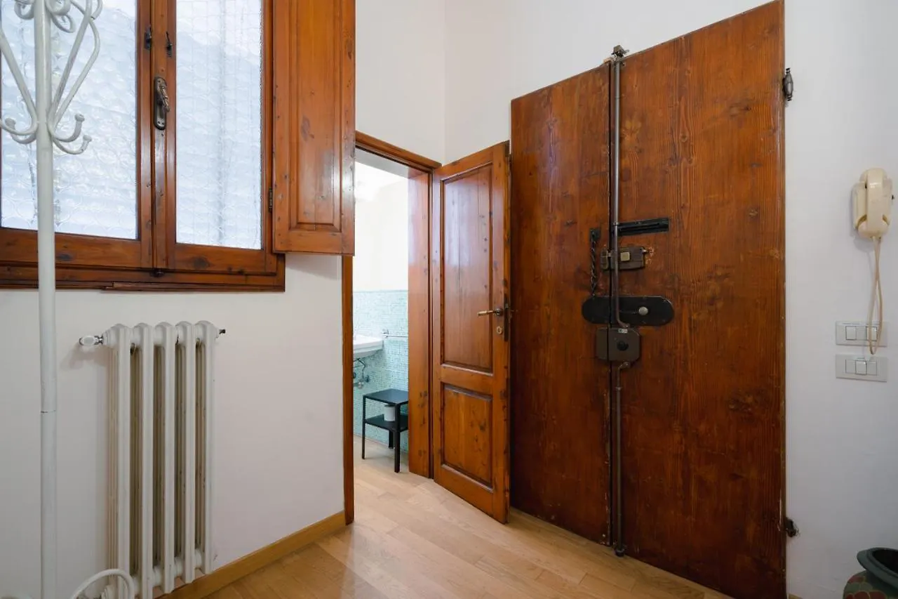 Ghibellina Elegant Apartment With 4 Bedrooms Florence Italy