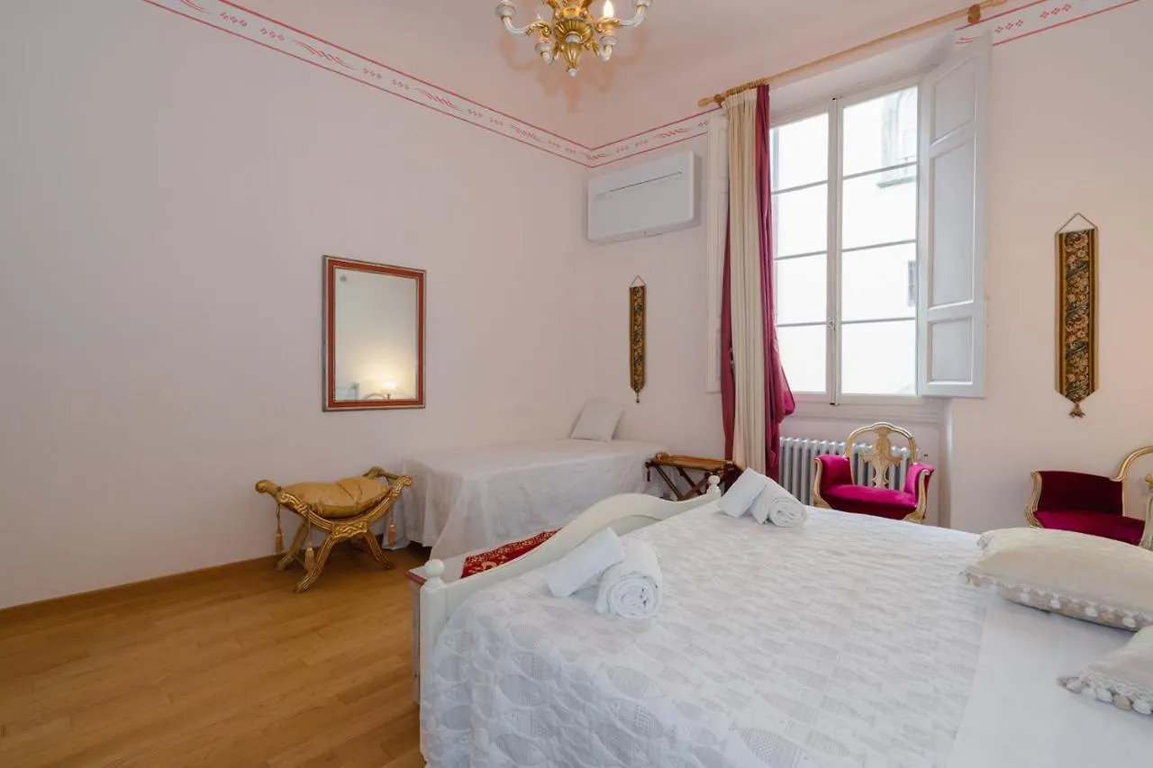 Ghibellina Elegant Apartment With 4 Bedrooms Florence
